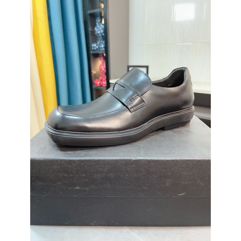 Pra*a leather shoes